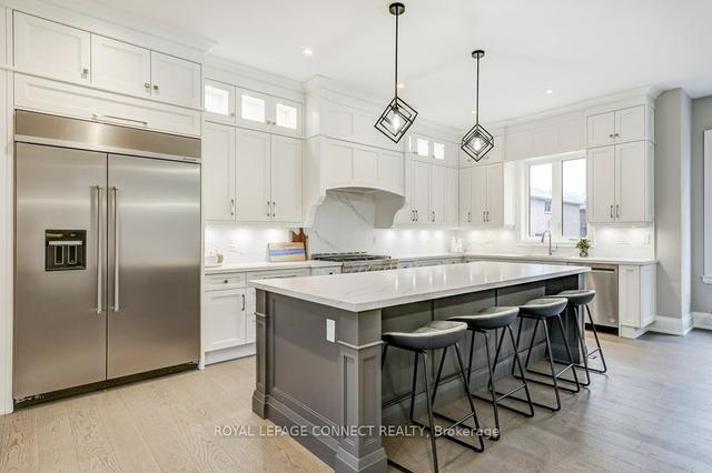 20 Esposito Crt, House detached with 4 bedrooms, 6 bathrooms and 6 parking in Toronto ON | Image 4