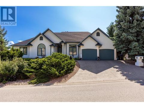 2225 Breckenridge Court, House detached with 4 bedrooms, 3 bathrooms and 2 parking in Kelowna BC | Card Image