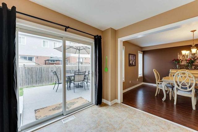 31 Succession Cres, House attached with 3 bedrooms, 4 bathrooms and 3 parking in Barrie ON | Image 10
