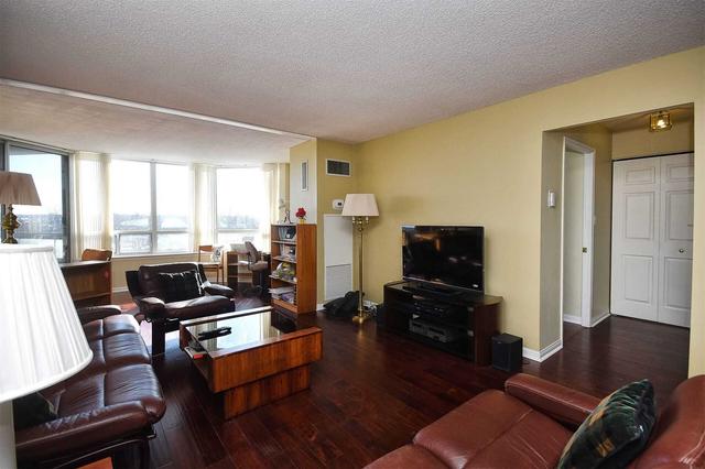 506 - 610 Bullock Dr, Condo with 2 bedrooms, 2 bathrooms and 2 parking in Markham ON | Image 2