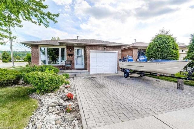 102 Juniper Dr, House detached with 3 bedrooms, 2 bathrooms and 3 parking in Hamilton ON | Image 1