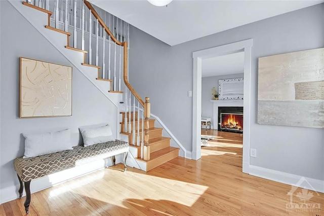 5577 Whitewood Avenue, House detached with 4 bedrooms, 3 bathrooms and 8 parking in Ottawa ON | Image 3