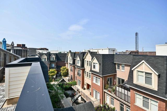218 - 65 Cranborne Ave, Townhouse with 2 bedrooms, 3 bathrooms and 2 parking in Toronto ON | Image 20