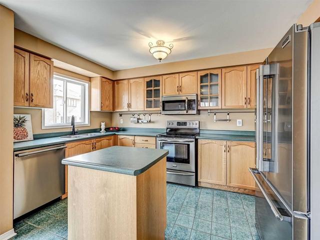 18 Weather Vane Lane, House semidetached with 3 bedrooms, 4 bathrooms and 5 parking in Brampton ON | Image 8