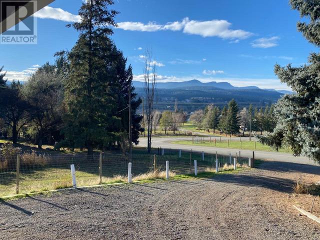 4001 Shuswap Rd, House detached with 4 bedrooms, 3 bathrooms and null parking in Thompson Nicola P (Rivers and the Peaks) BC | Image 26