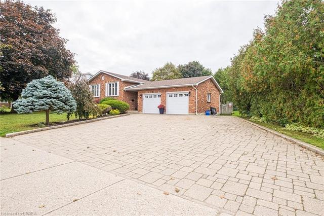 121 Tollgate Road, House detached with 4 bedrooms, 2 bathrooms and 8 parking in Brantford ON | Image 2