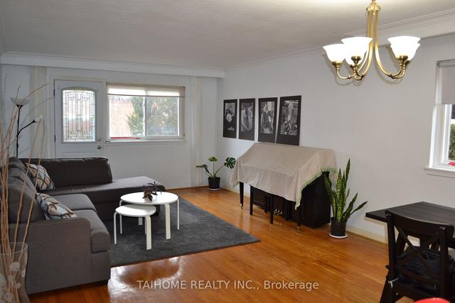 4 Tillplain Rd, House attached with 5 bedrooms, 3 bathrooms and 2 parking in Toronto ON | Image 22