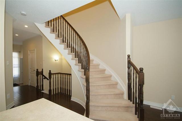 21 Madelon Drive, Townhouse with 3 bedrooms, 3 bathrooms and 2 parking in Ottawa ON | Image 7