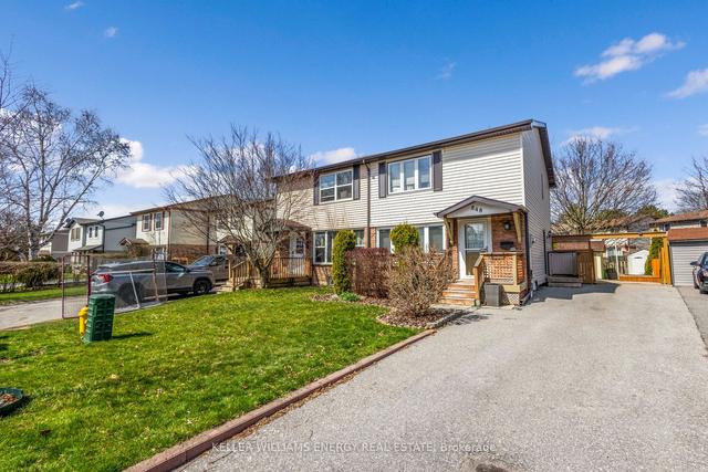 848 Gentry Cres, House semidetached with 3 bedrooms, 2 bathrooms and 4 parking in Oshawa ON | Image 12