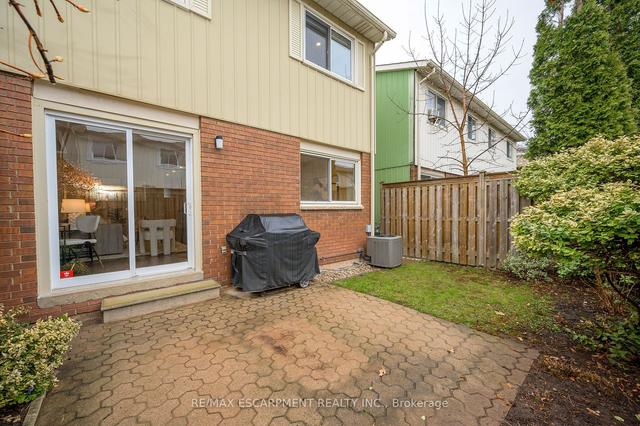 60 - 540 Sheraton Rd, Townhouse with 3 bedrooms, 2 bathrooms and 2 parking in Burlington ON | Image 22