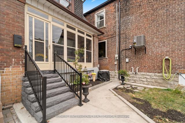 2032 Davenport Rd, House semidetached with 2 bedrooms, 3 bathrooms and 1 parking in Toronto ON | Image 29