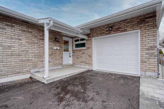 33 Orpington Cres, House detached with 3 bedrooms, 2 bathrooms and 5 parking in Toronto ON | Image 12