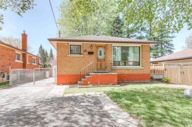 38 Broadview Ave, House detached with 3 bedrooms, 2 bathrooms and 4 parking in Cambridge ON | Image 1