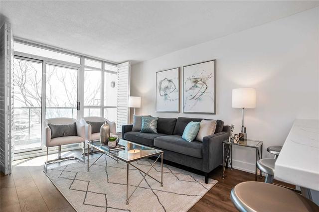 103 - 340 Watson St W, Condo with 1 bedrooms, 1 bathrooms and 1 parking in Whitby ON | Image 2