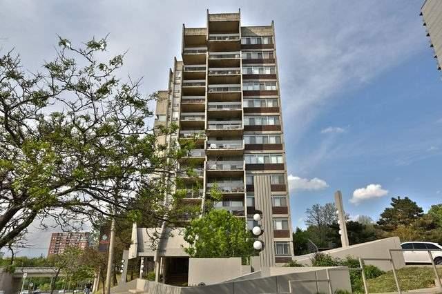 105 - 20 Speers Rd, Condo with 3 bedrooms, 2 bathrooms and 1 parking in Oakville ON | Image 1