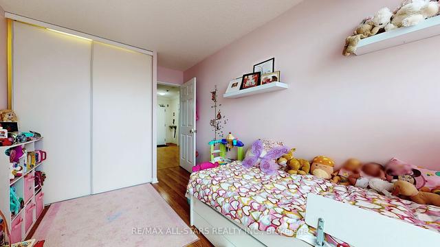 707 - 12 Laurelcrest St, Condo with 2 bedrooms, 1 bathrooms and 2 parking in Brampton ON | Image 15