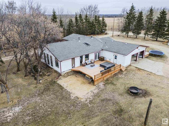 54032 Rge Rd 34, House detached with 5 bedrooms, 2 bathrooms and null parking in Lac Ste. Anne County AB | Image 6