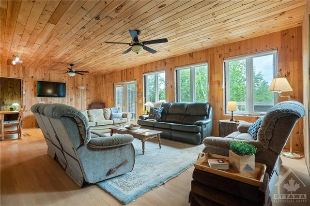 6055 Centennial Drive, House detached with 2 bedrooms, 1 bathrooms and 8 parking in Greater Madawaska ON | Image 3