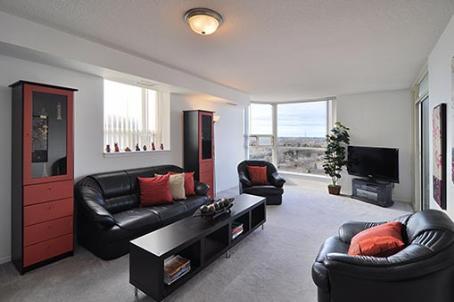 lph6 - 2466 Eglinton Ave E, Condo with 3 bedrooms, 2 bathrooms and 1 parking in Toronto ON | Image 2