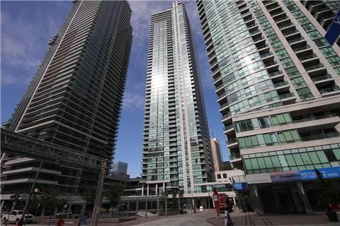 502 - 18 Harbour St, Condo with 1 bedrooms, 1 bathrooms and 1 parking in Toronto ON | Image 1