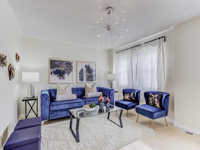 8941 Yonge St, House attached with 3 bedrooms, 3 bathrooms and 2 parking in Richmond Hill ON | Image 10