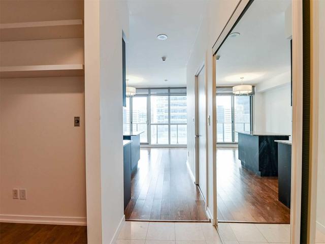 1503 - 55 Bremner Blvd, Condo with 1 bedrooms, 1 bathrooms and 0 parking in Toronto ON | Image 7