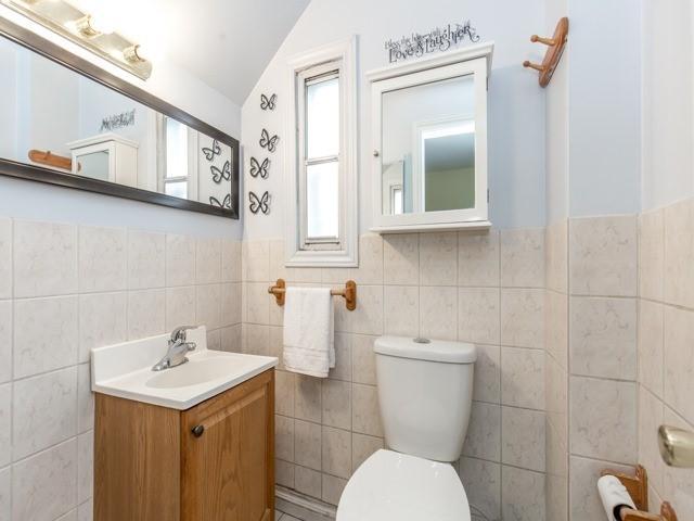 110 Lamb Ave, House detached with 3 bedrooms, 3 bathrooms and 1 parking in Toronto ON | Image 19