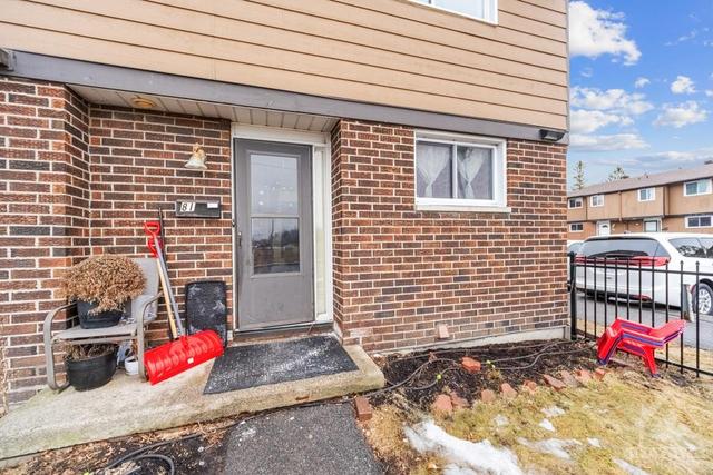 81 Bellman Drive, Townhouse with 3 bedrooms, 2 bathrooms and 1 parking in Ottawa ON | Image 2