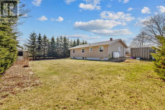 118 Maple Avenue, House detached with 3 bedrooms, 2 bathrooms and null parking in Charlottetown PE | Image 5