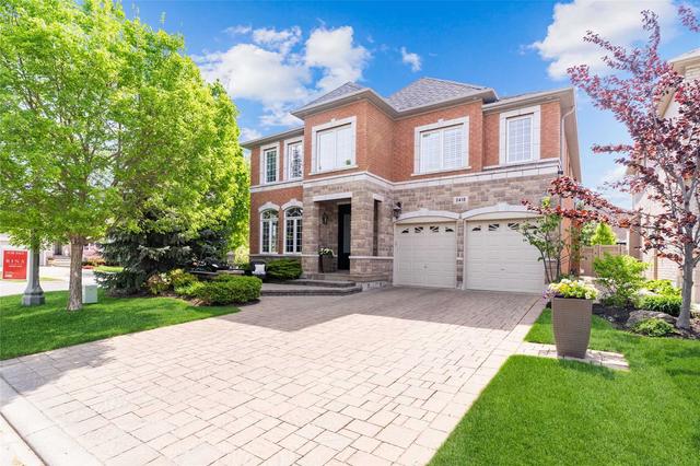 2415 Tesla Cres, House detached with 4 bedrooms, 5 bathrooms and 4 parking in Oakville ON | Image 1