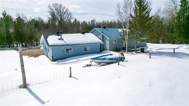 24 Crooked Rapids Road, House detached with 3 bedrooms, 2 bathrooms and 5 parking in North Algona Wilberforce ON | Image 3