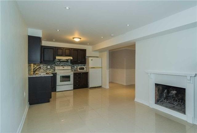 56 Chant Cres, House detached with 3 bedrooms, 4 bathrooms and 6 parking in Markham ON | Image 2