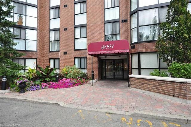 802 - 2091 Hurontario Street, House attached with 3 bedrooms, 2 bathrooms and null parking in Mississauga ON | Image 1