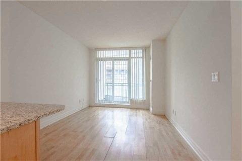 1001 - 8 Scollard St, Condo with 1 bedrooms, 1 bathrooms and null parking in Toronto ON | Image 4