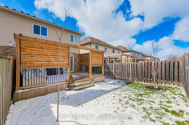 25 Oakes Cres, House semidetached with 3 bedrooms, 3 bathrooms and 3 parking in Guelph ON | Image 29