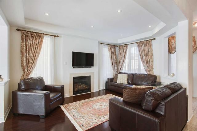 28 Jocada Crt, House detached with 4 bedrooms, 4 bathrooms and 6 parking in Richmond Hill ON | Image 2