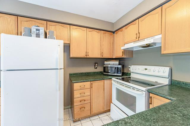 6 - 60 Ptarmigan Dr, Townhouse with 3 bedrooms, 3 bathrooms and 2 parking in Guelph ON | Image 6