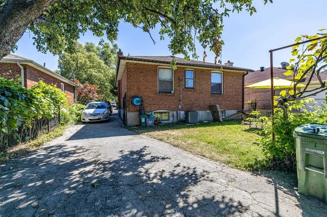 106 Algoma St, House detached with 3 bedrooms, 2 bathrooms and 7 parking in Toronto ON | Image 19