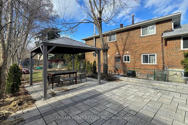 2 Topaz Gate, House semidetached with 3 bedrooms, 3 bathrooms and 3 parking in Toronto ON | Image 31