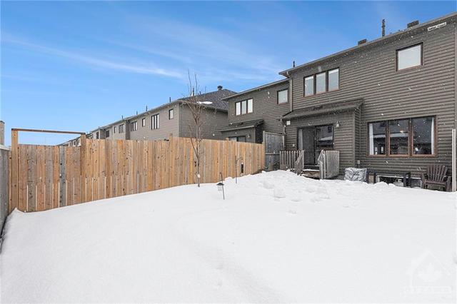223 Halyard Way, Townhouse with 3 bedrooms, 3 bathrooms and 3 parking in Ottawa ON | Image 2