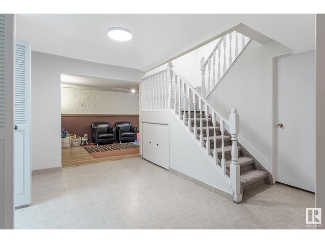 223 Gariepy Cr Nw, House detached with 4 bedrooms, 3 bathrooms and null parking in Edmonton AB | Image 37