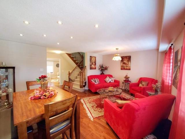 3321 Southwick St, House attached with 3 bedrooms, 3 bathrooms and 3 parking in Mississauga ON | Image 17