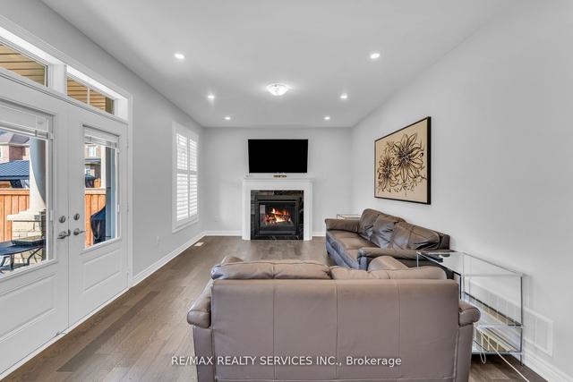 3298 Charles Fay Pass, House detached with 4 bedrooms, 5 bathrooms and 4 parking in Oakville ON | Image 5