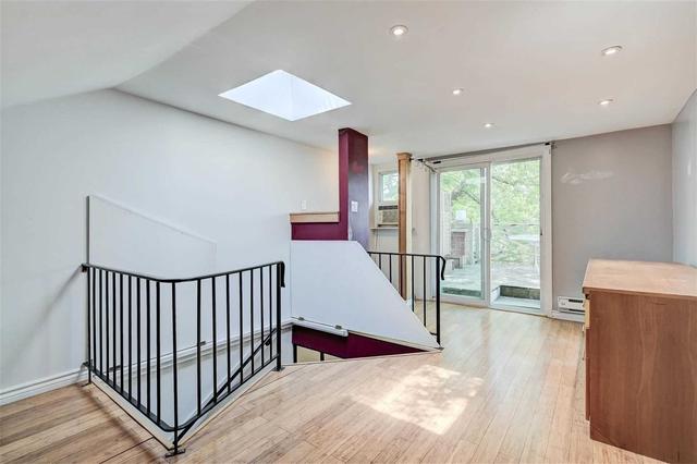 14 Kensington Pl, House attached with 3 bedrooms, 2 bathrooms and 0 parking in Toronto ON | Image 26