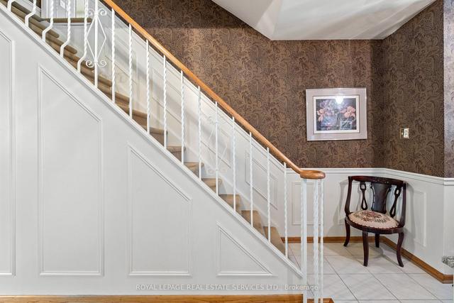 196 Wincott Dr, House detached with 4 bedrooms, 4 bathrooms and 4 parking in Toronto ON | Image 36