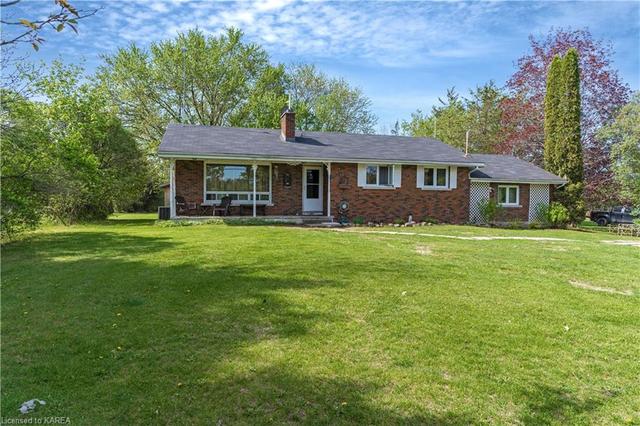 7604 County 2 Road, House detached with 4 bedrooms, 3 bathrooms and 14 parking in Greater Napanee ON | Image 10
