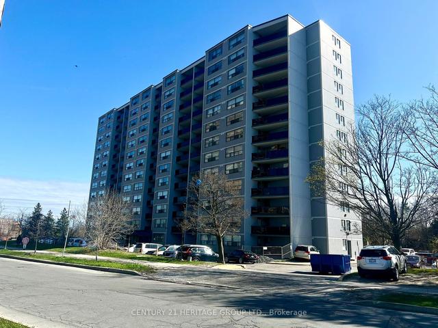 615 - 10 Tobermory Dr, Condo with 3 bedrooms, 2 bathrooms and 1 parking in Toronto ON | Image 1
