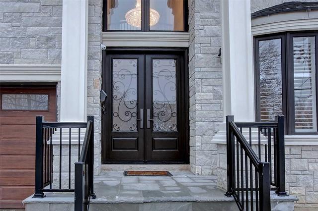 3309 Joan Dr, House detached with 4 bedrooms, 5 bathrooms and 4 parking in Mississauga ON | Image 2