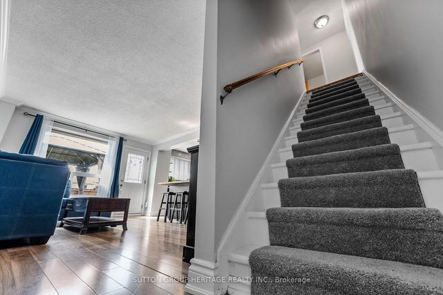 167 - 120 Nonquon Rd, Townhouse with 3 bedrooms, 1 bathrooms and 1 parking in Oshawa ON | Image 6
