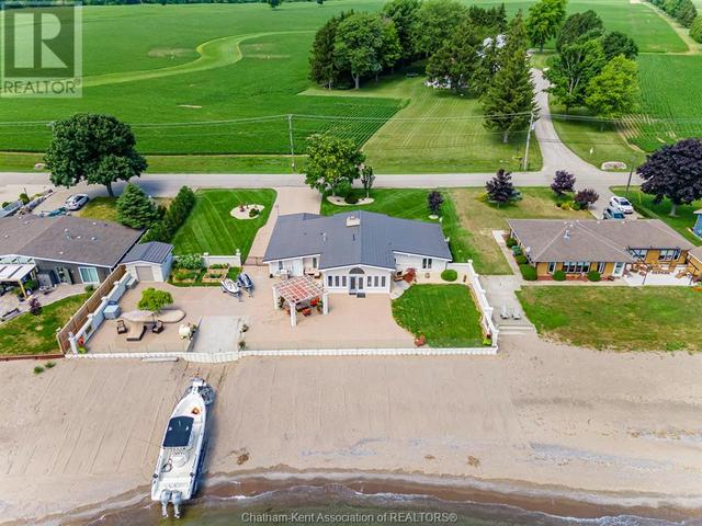 12070 Rose Beach Line, House detached with 3 bedrooms, 2 bathrooms and null parking in Chatham Kent ON | Image 26